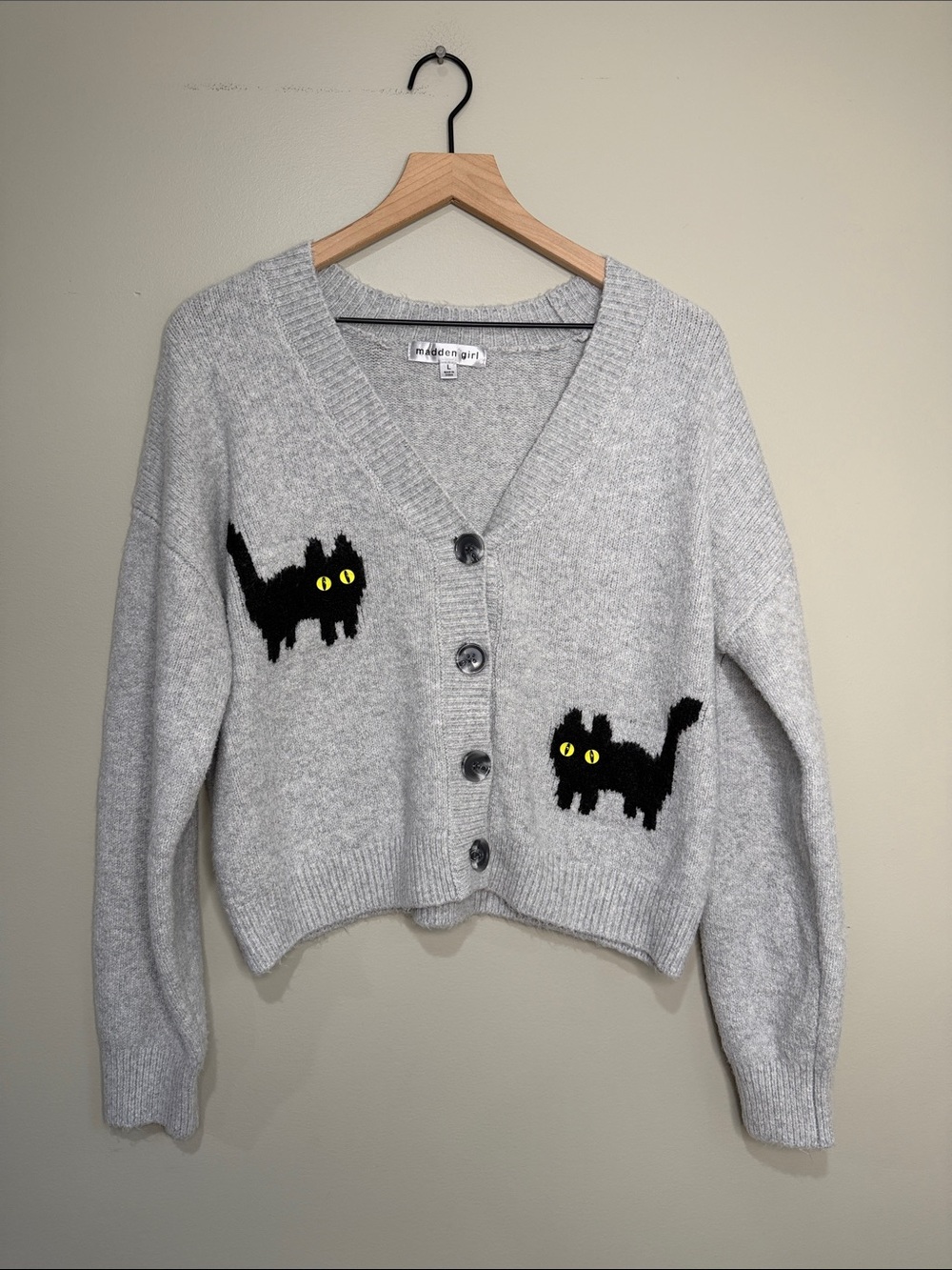 Madden Girl Gray Cropped V-Neck Cardigan with Black Cat Halloween Sweater Large